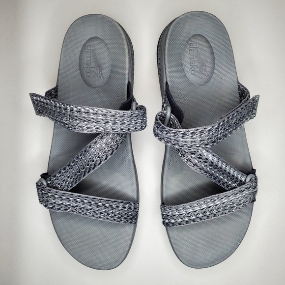 Dansko Women\'s Rosette Sandal Size 40 (9.5)